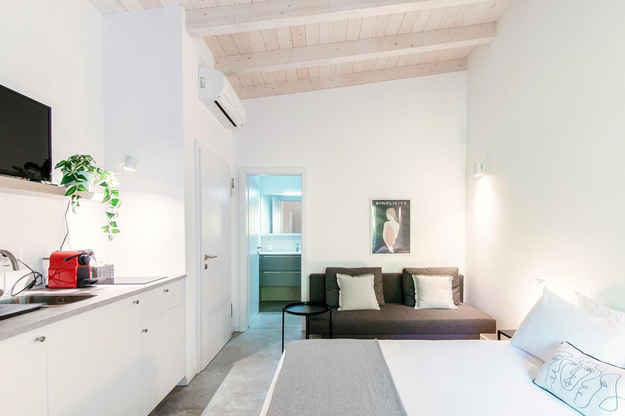 Le Betulle Studios By Quokka 360 - Studio Apartments By The Origlio Lake Esterno foto
